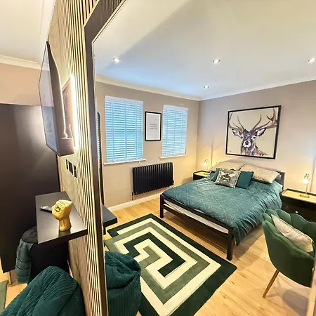 Holiday home Modern House Sleeps 6
