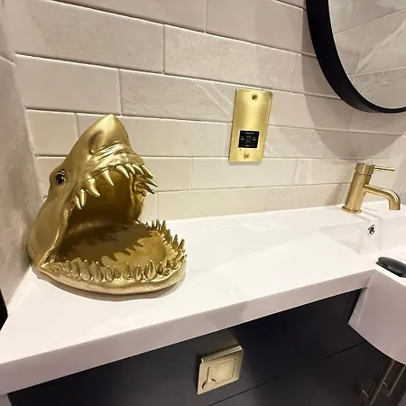 Modern House Sleeps 6 Maryport