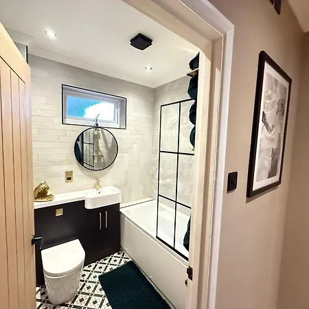 Vakantiehuis Modern House Sleeps 6