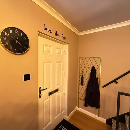 Modern House Sleeps 6 Maryport