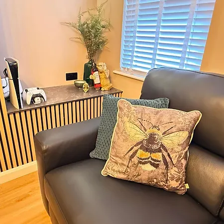 Modern House Sleeps 6