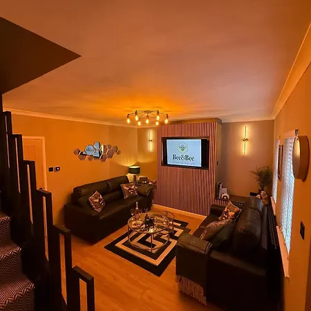 Ferienhaus Modern House Sleeps 6