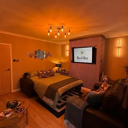 Vakantiehuis Modern House Sleeps 6