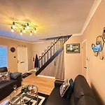 Modern House Sleeps 6 Feriehus *